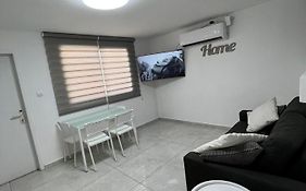 דירת גן מפנקת עם חצר גדולה בעיר השמש הנצחית
